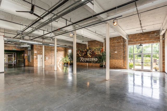 garage featuring ceiling fan