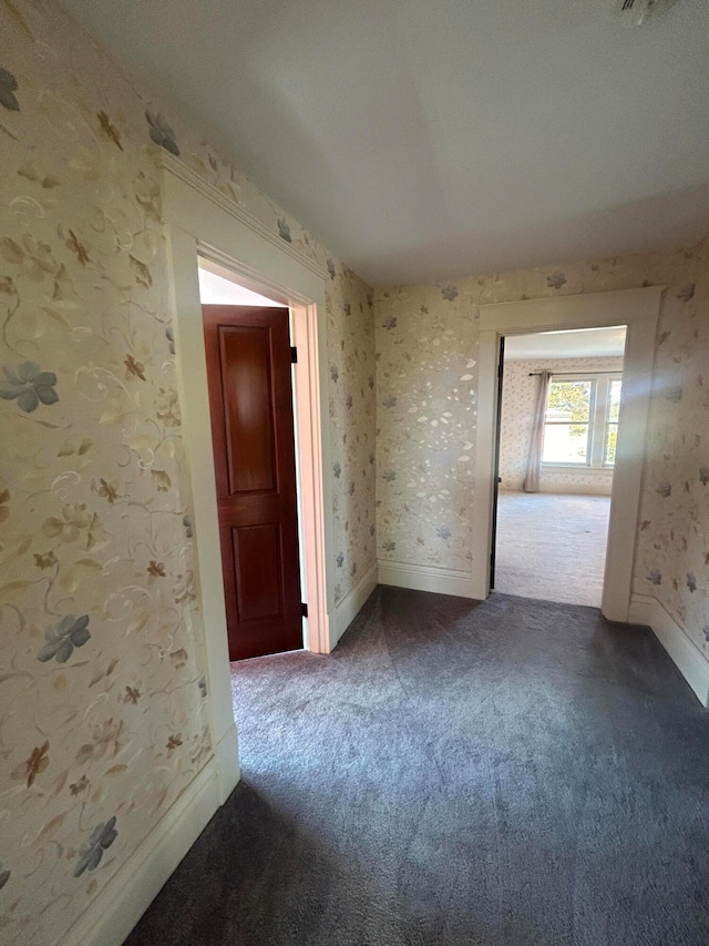 empty room with carpet