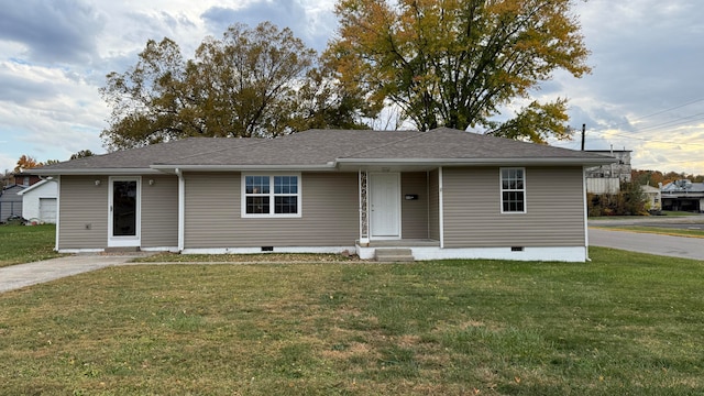 view of front of property with a front yard