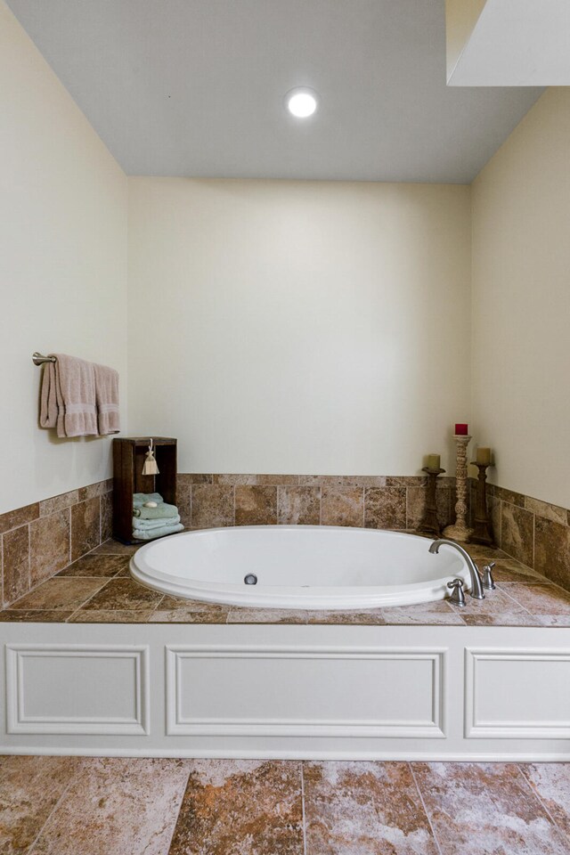 bathroom featuring a bathtub