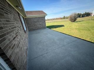 view of outdoor structure featuring a yard