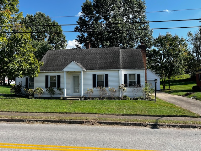 view of front of property with a front yard