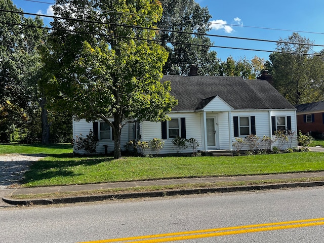 view of front of house featuring a front yard