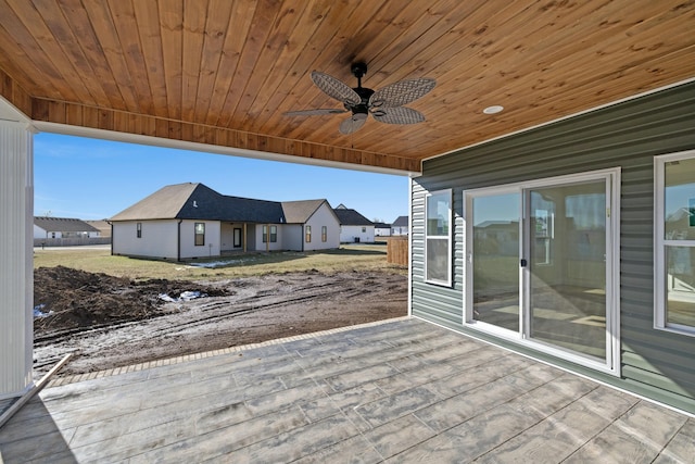 deck with ceiling fan