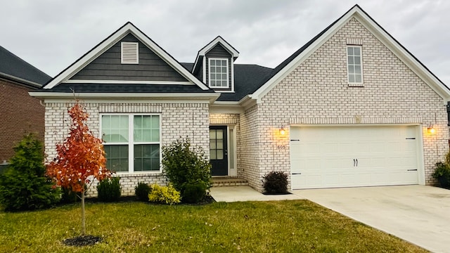 view of front of house with a front lawn