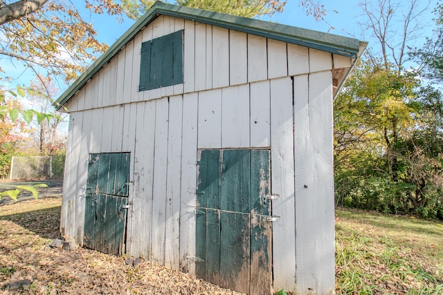 view of outbuilding