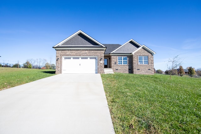 craftsman inspired home with a front lawn and a garage