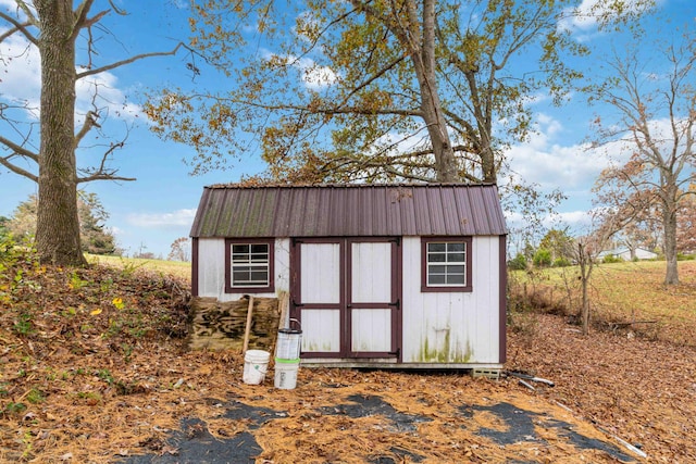 view of outbuilding