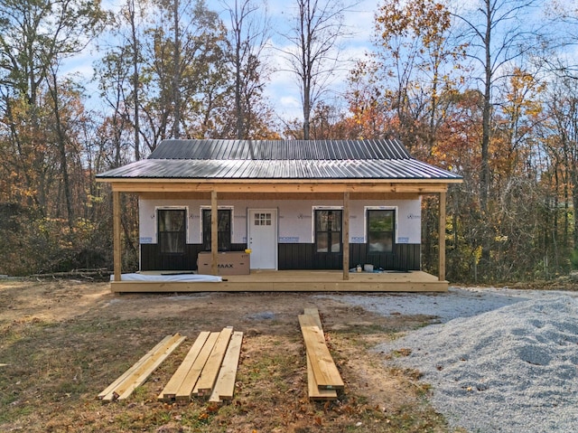 view of front facade featuring covered porch