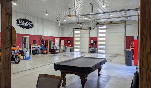 garage featuring ceiling fan