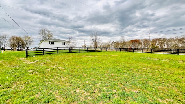 view of yard featuring a rural view