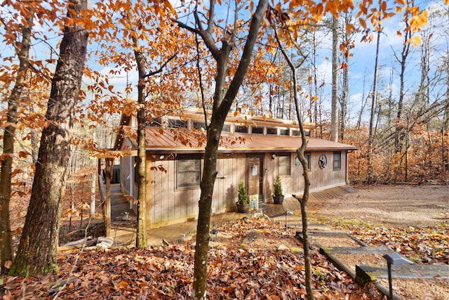 view of front of property