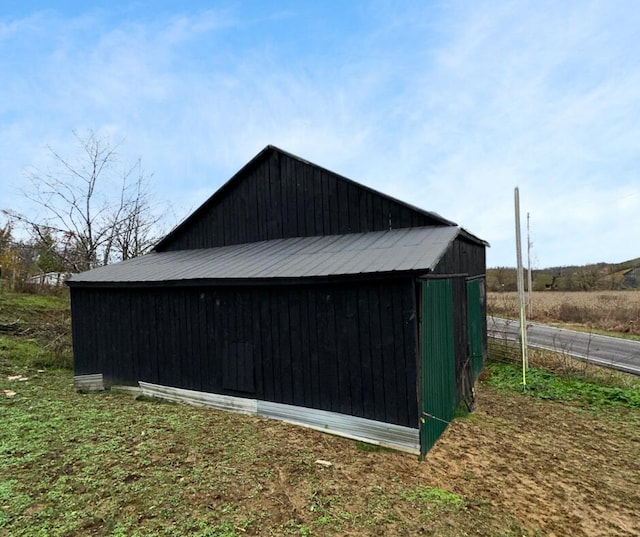 view of outdoor structure