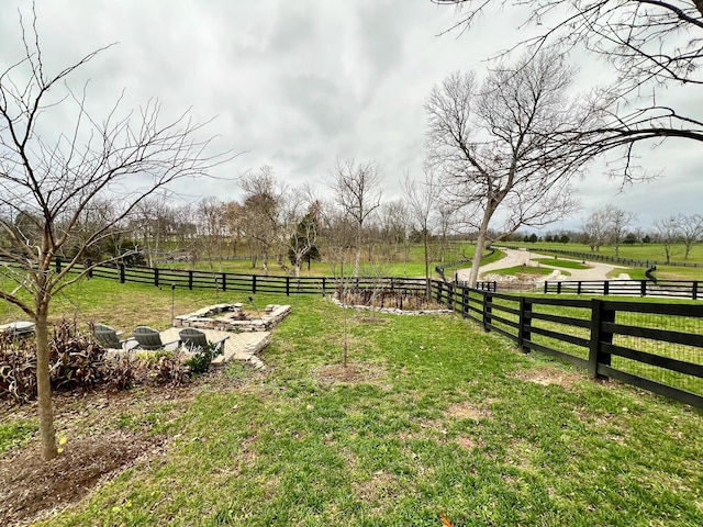 view of yard featuring a rural view