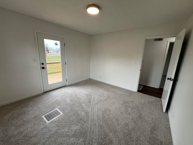 empty room with carpet