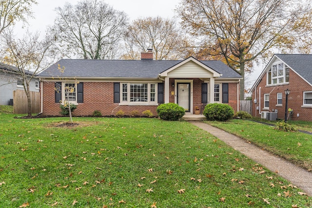 view of front of home featuring a front lawn