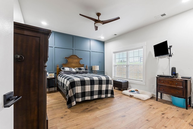 bedroom with light wood-style flooring, recessed lighting, visible vents, and a ceiling fan