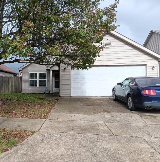 view of front facade with a garage