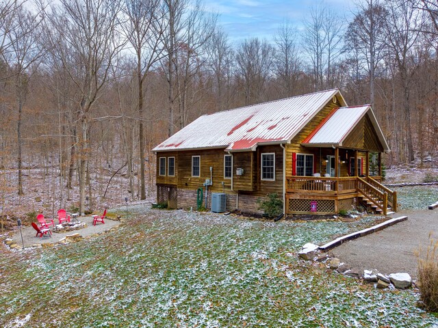 view of front of home featuring a porch