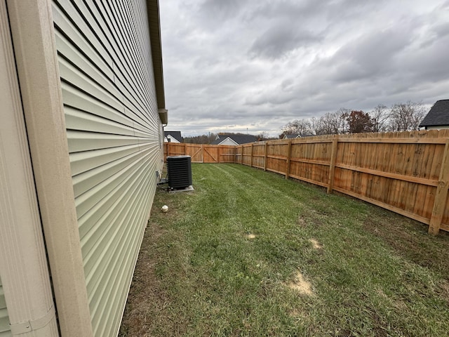 view of yard with cooling unit