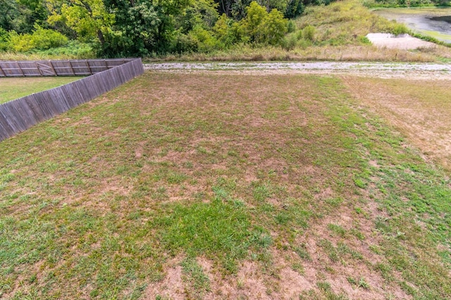 view of yard featuring a water view