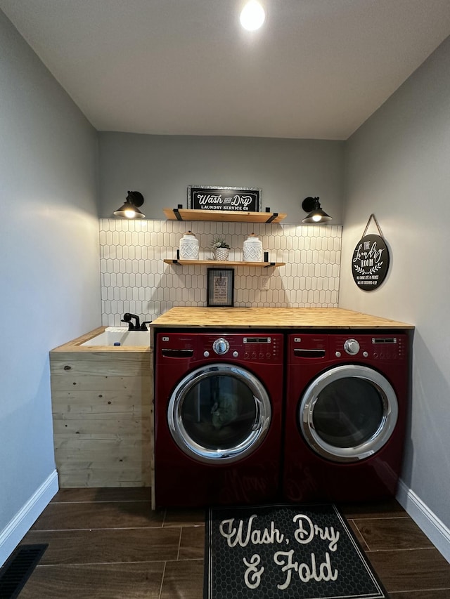 2458 High Bridge Rd, Lancaster, KY 40444 - laundry room with washer and dryer, baseboards, and dark wood-style flooring
