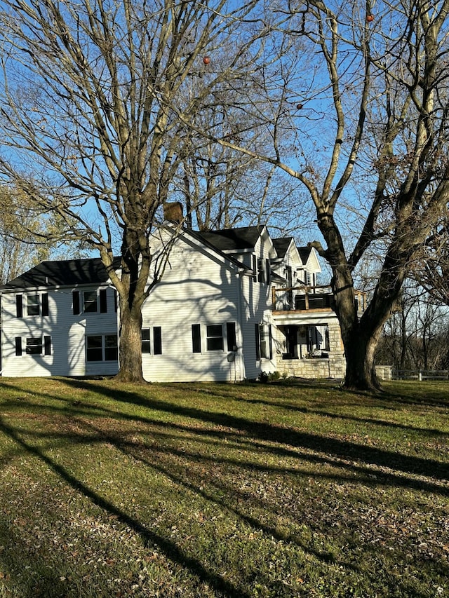 2458 High Bridge Rd, Lancaster, KY 40444 - view of front of house featuring a balcony and a front lawn