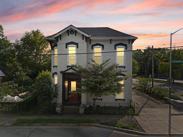 view of front facade