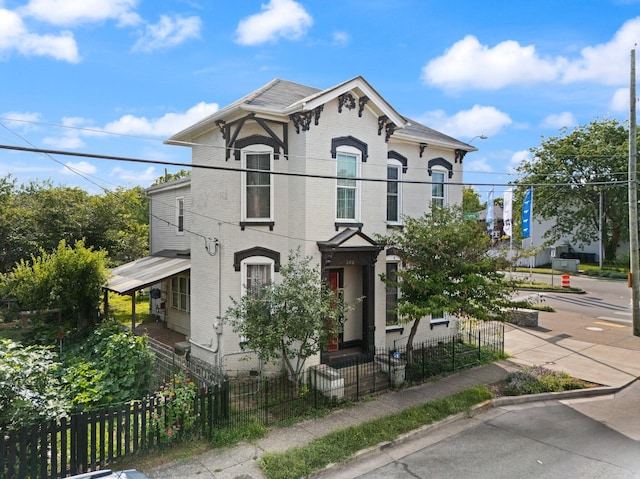 view of italianate home