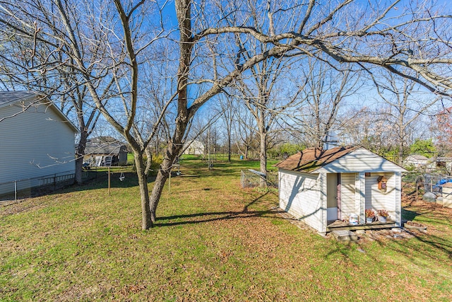 view of yard with a shed