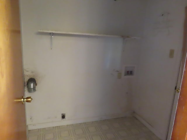 laundry room featuring hookup for a washing machine