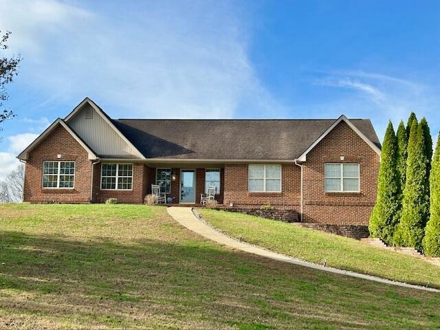 151 Surrounding Hills Dr, Somerset, KY 42503 - single story home featuring a front lawn