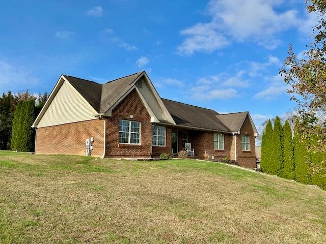 151 Surrounding Hills Dr, Somerset, KY 42503 - view of front of house featuring a front yard