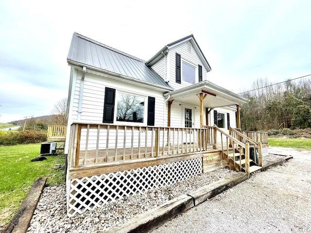 view of front of home featuring a porch