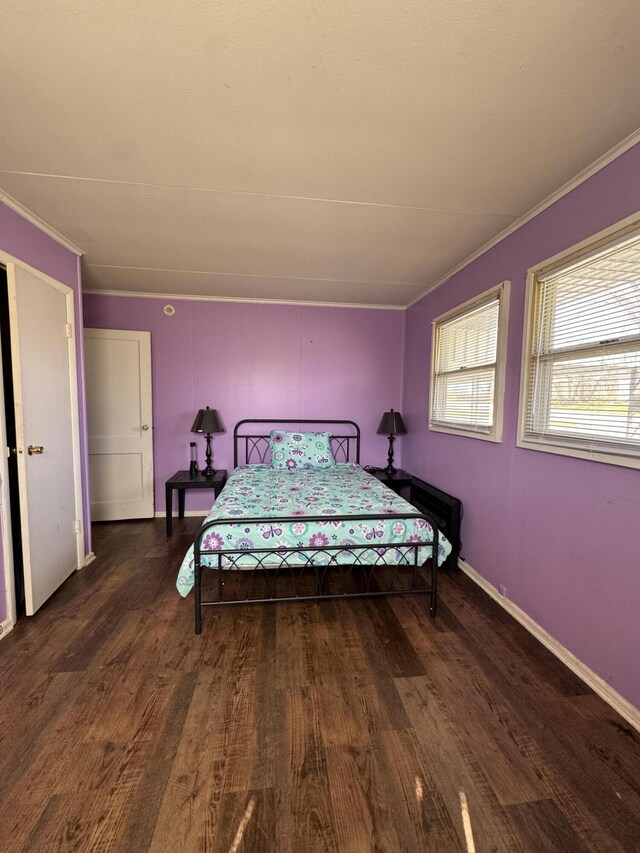 bedroom featuring carpet floors