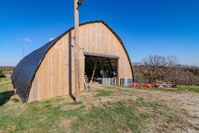 view of outbuilding