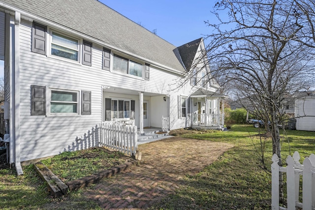 view of front of home with covered porch