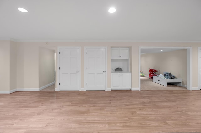 1821 Delong Rd, Lexington, KY 40515 - interior space featuring crown molding, light wood finished floors, recessed lighting, and baseboards