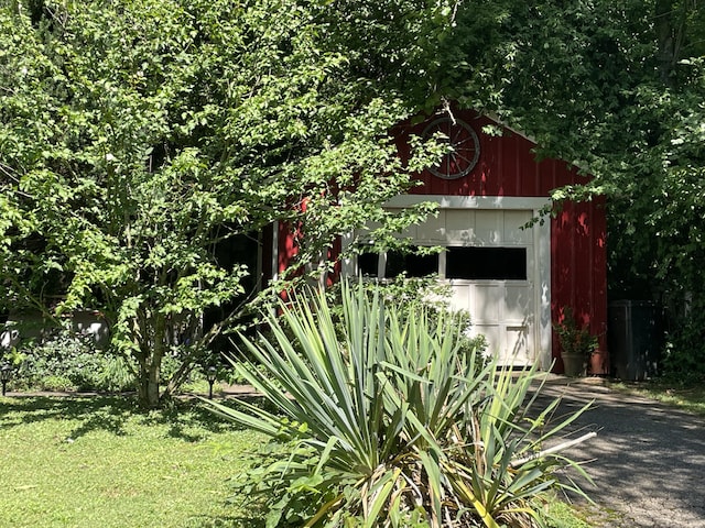 view of outdoor structure featuring a garage