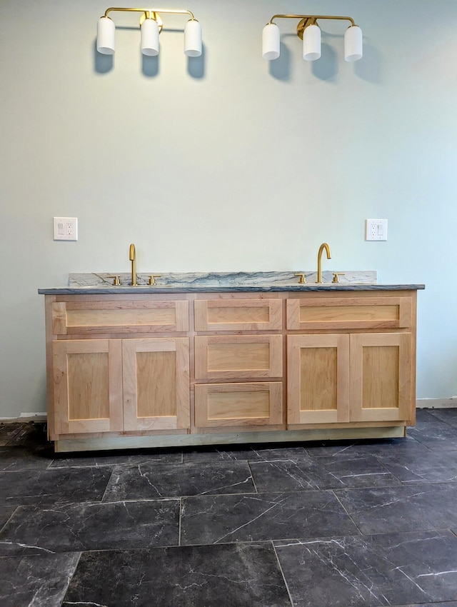 330 Duncan St, Somerset, KY 42501 - bathroom with a sink