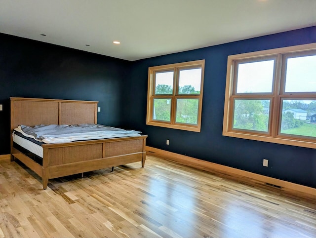 330 Duncan St, Somerset, KY 42501 - bedroom with recessed lighting, baseboards, light wood-type flooring, and visible vents