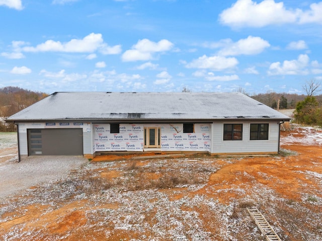 view of front facade featuring a garage