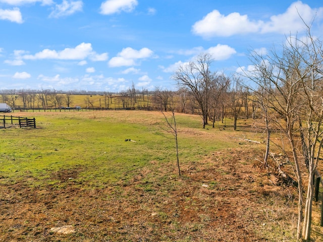 view of yard featuring a rural view