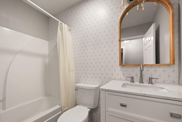 full bathroom featuring vanity, toilet, and shower / tub combo with curtain