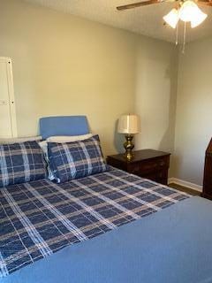 bedroom featuring ceiling fan