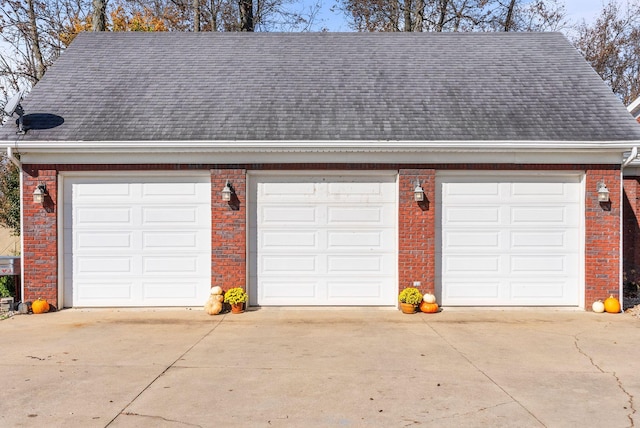 view of detached garage