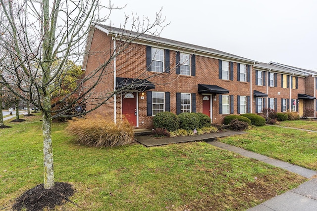 view of front of house with a front yard