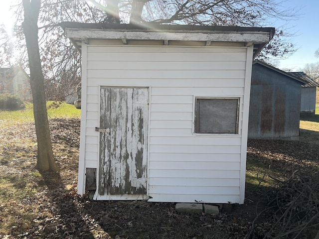 view of outdoor structure