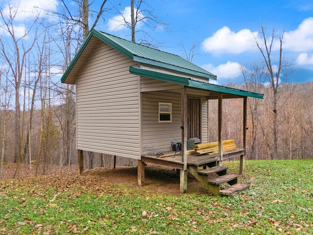 view of side of property