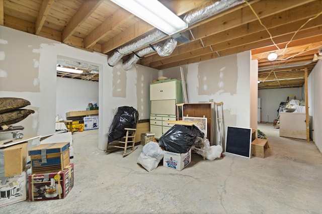 basement with washing machine and dryer